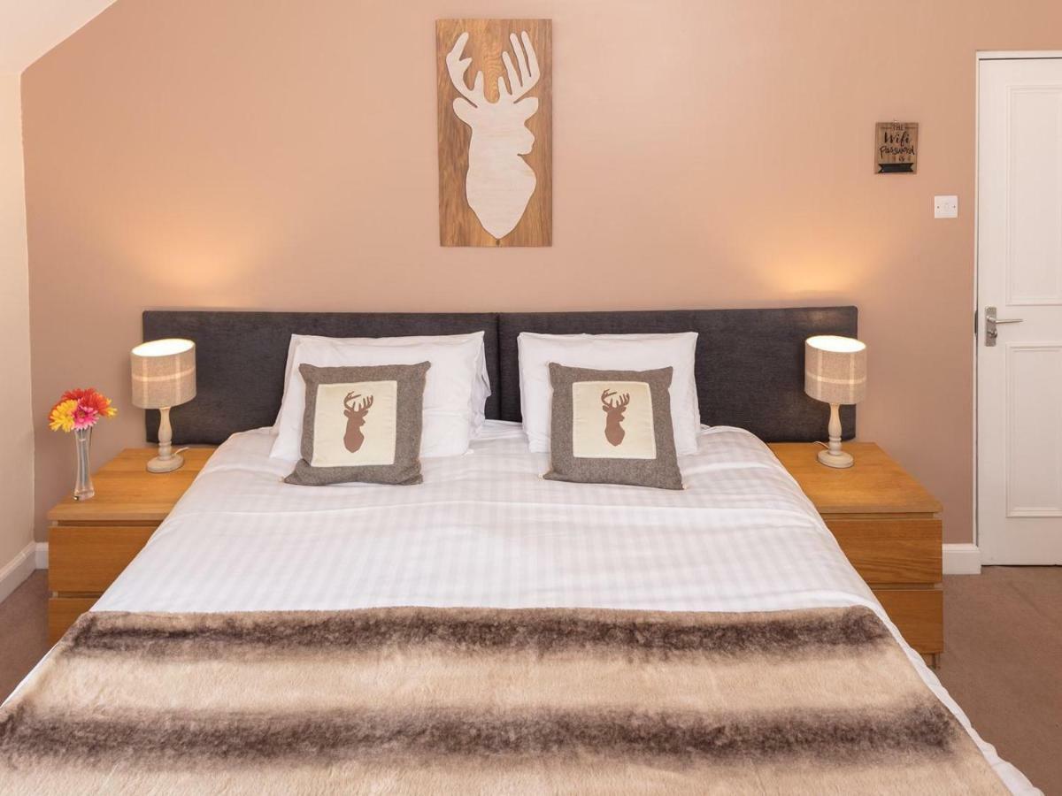 The Gordon Arms Hotel West Linton Экстерьер фото