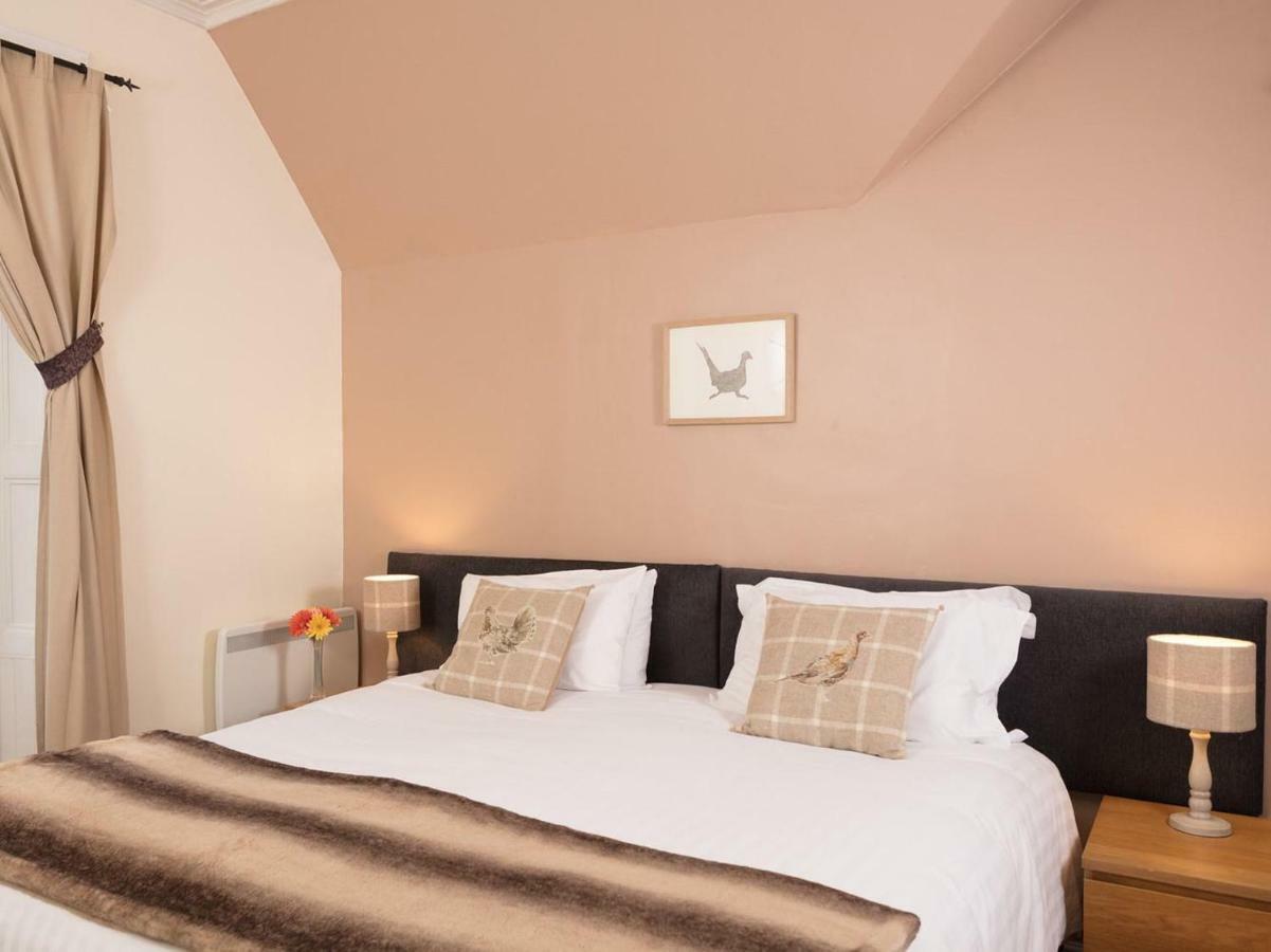 The Gordon Arms Hotel West Linton Экстерьер фото
