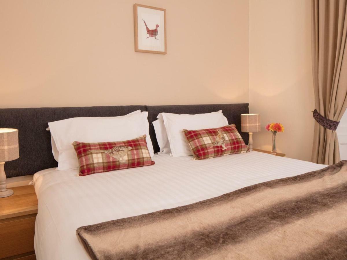 The Gordon Arms Hotel West Linton Экстерьер фото